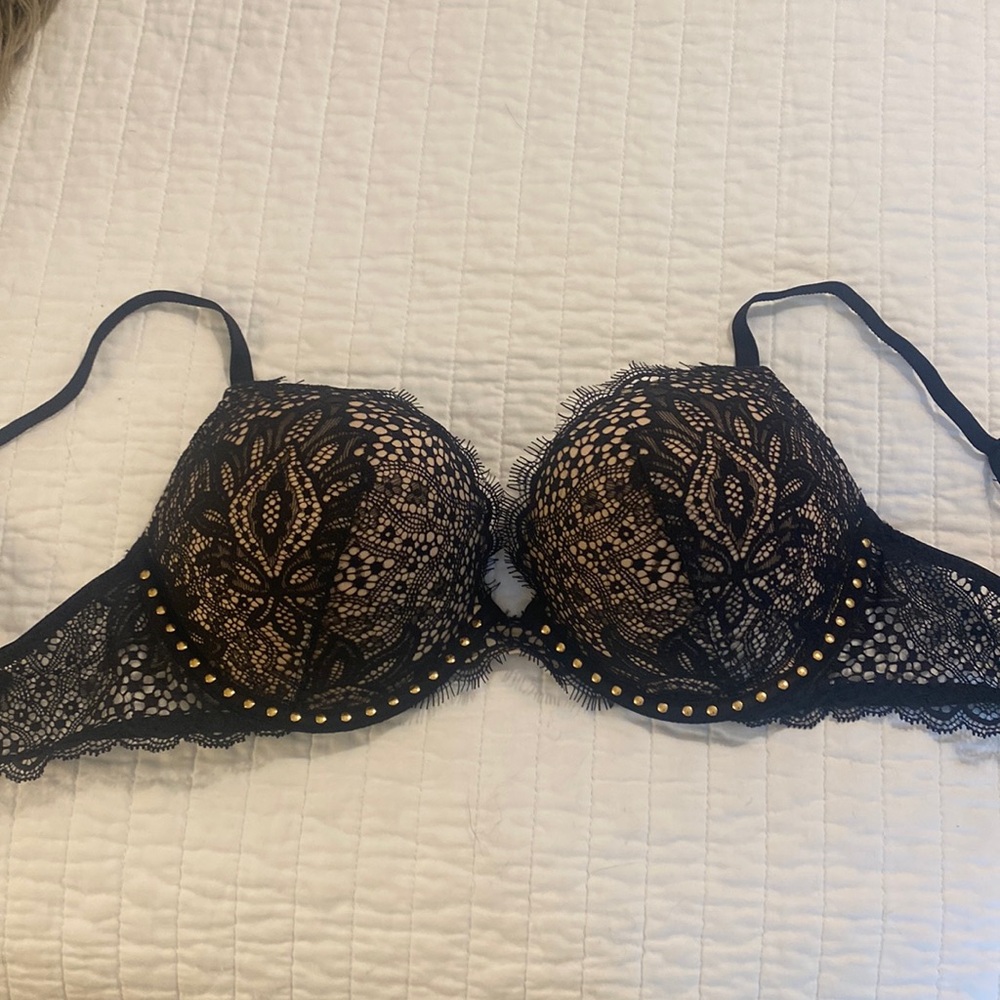 Victorias Secret Bombshell push-up bra